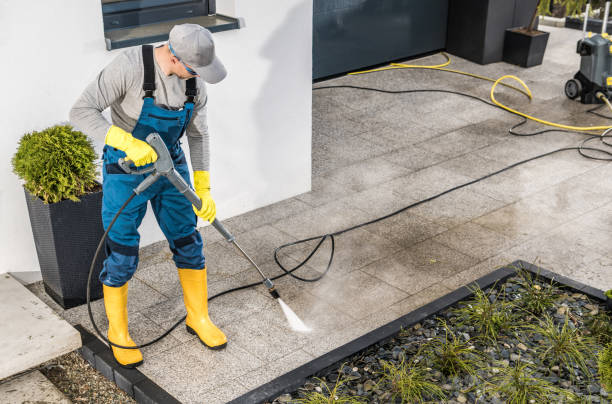 Best Sidewalk Pressure Washing  in Manchester, NH